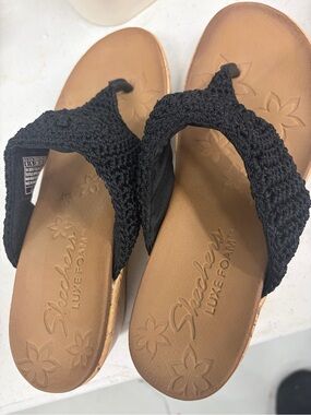 Skechers Women's Black Crochet Thong Sandals - Luxe Foam Comfort Sz 8